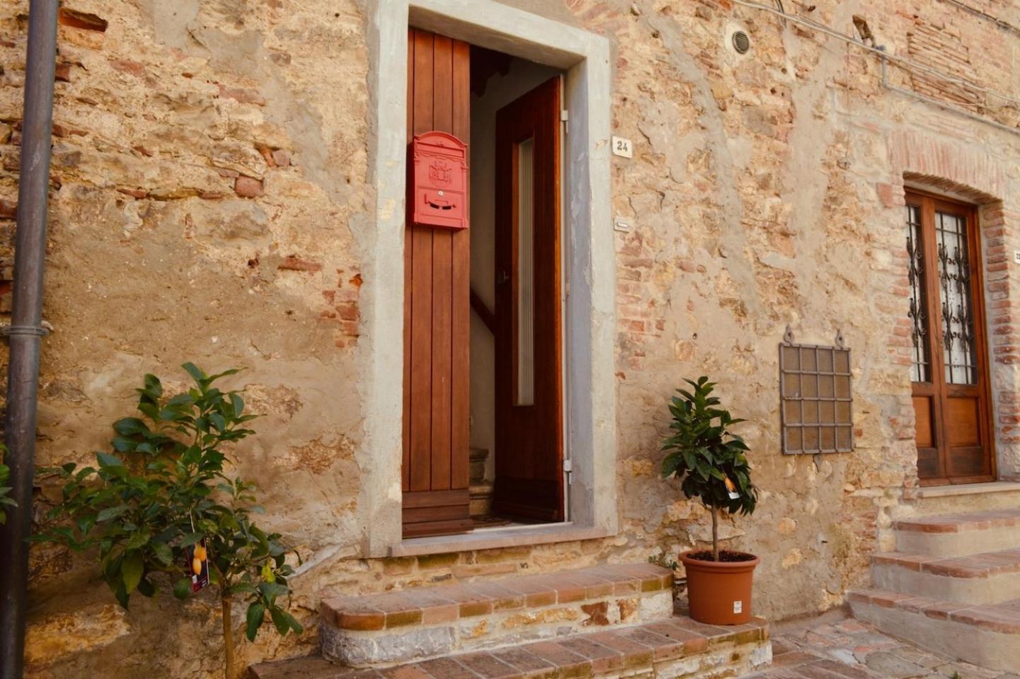 The 4 Senses Experience Villa Suvereto Bagian luar foto